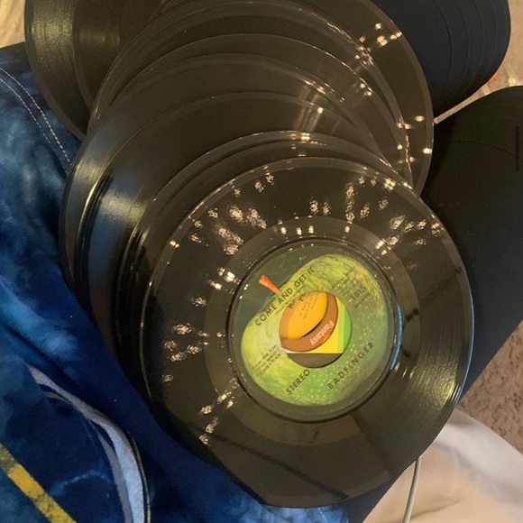 Vinyls - Picture 2 of 3